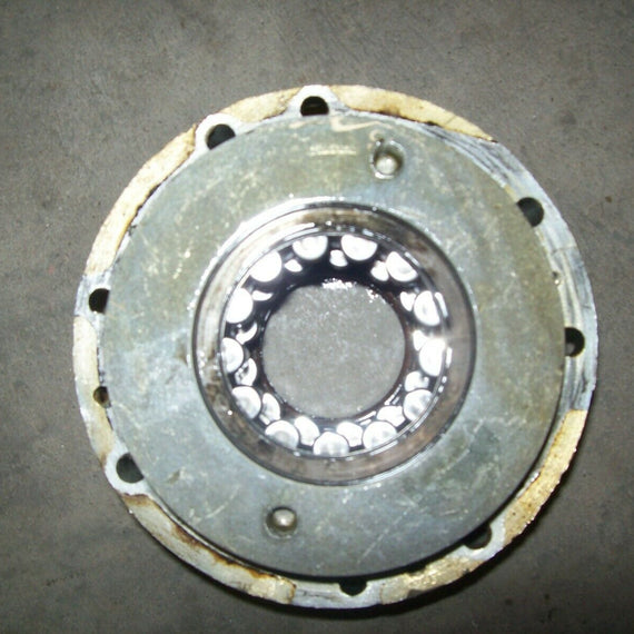 Evinrude Johnson V4 Upper Crankshaft Bearing Head 321238 Outboard Boat Motor