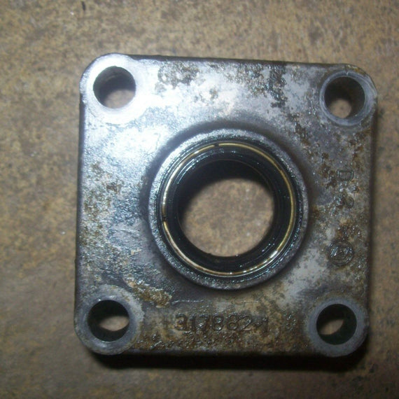 Evinrude Johnson OMC Bearing Retainer 317882 Outboard Boat Motor